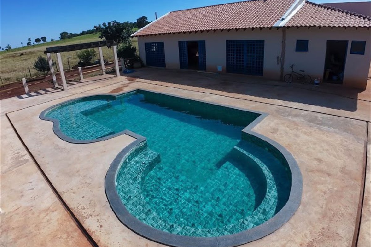 Piscina em formato orgânico